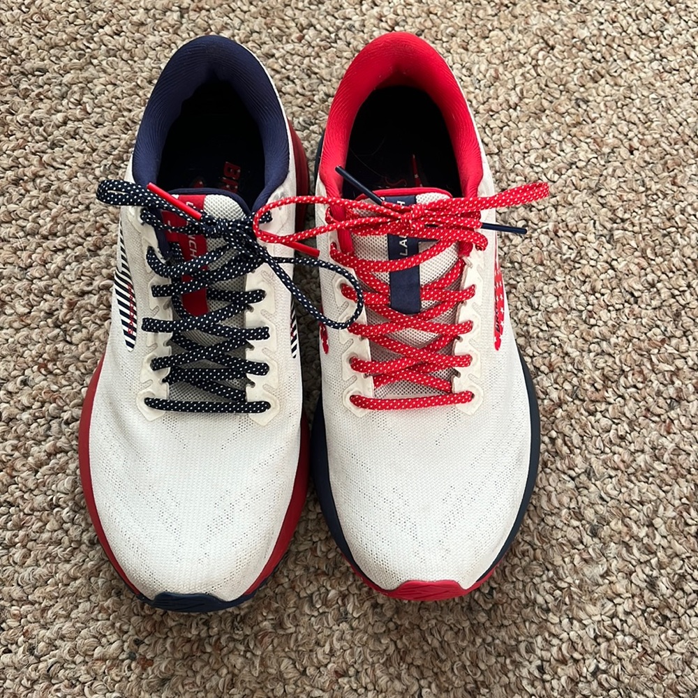 Women’s USA Brooks Launch 7